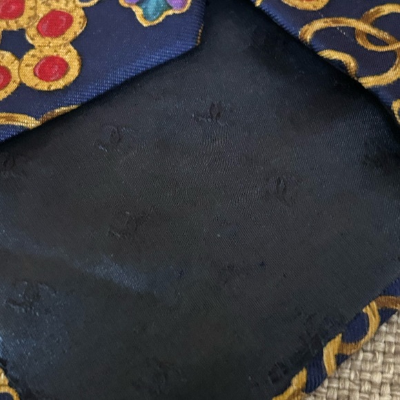 CHANEL Blue and Gold Patterned Tie - Picture 8 of 11